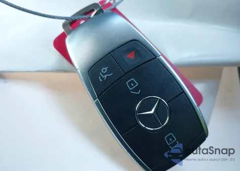 2020 Mercedes-Benz Glc 300 4Matic z USA, uszkodzony, nr VIN WDC0G8EB4LF716707